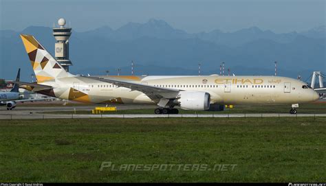 A Bna Etihad Airways Boeing Dreamliner Photo By Raoul Andries