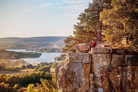 5 Stunning Hiking Trails Near Devils Lake State Park WI