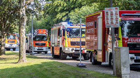 Salzgitter Rauch Quoll Aus Fenster Feuerwehr R Ckte Mit Gro Aufgebot