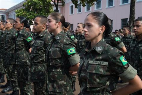 Alistamento militar feminino começa em 1 de janeiro