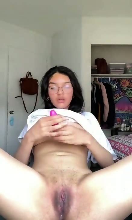 Indonesian Cute Girl Dildo Mastrubation