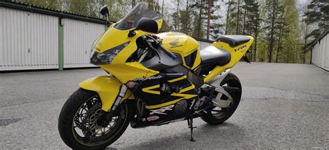 Honda CBR 950 cm³ 2002 - Tampere - Moottoripyörä - Nettimoto