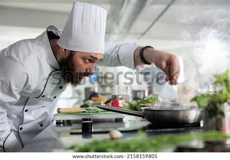 Head Chef Serving Food: Over 604 Royalty-Free Licensable Stock Photos ...