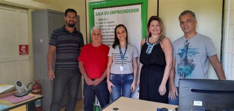 Servidores passam por treinamento para implantação da Sala do