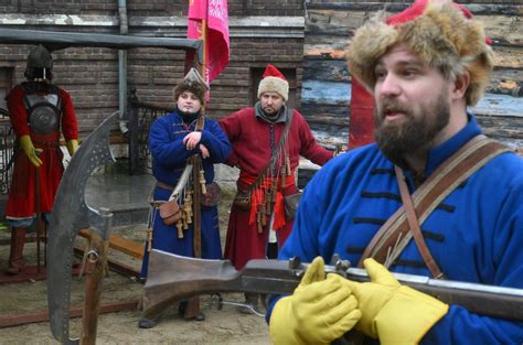 standing strong  russia celebrates national unity day
