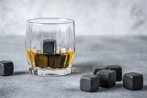 Qu Es El Whisky En Las Rocas Un Viaje Por Su Historia Y Preparaci N