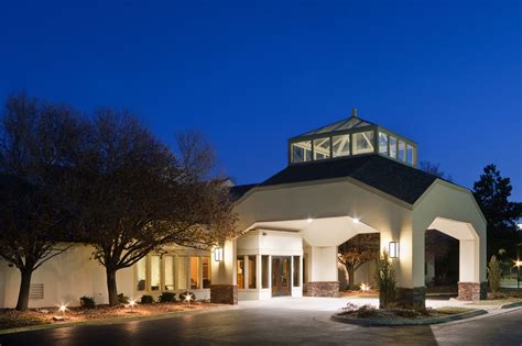 Topeka Hotel Coupons for Topeka, Kansas - FreeHotelCoupons.com