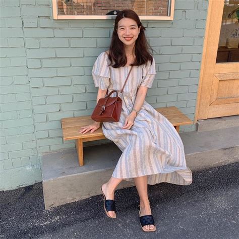 Street style hot girl bán hàng Hàn Quốc tuần qua cách lên đồ chụp OOTD siêu đẹp cho cuối
