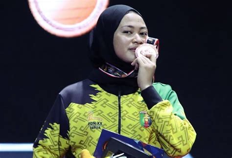 Sosok Bripda Selly Septiani Polwan Cantik Berprestasi Jago Bela Diri