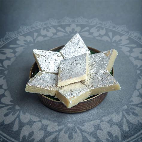 Shop Traditional Indian Kaju Katli Online from SweeDesi