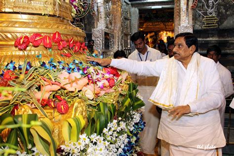 DEPUTY CM OF AP OFFERS PRAYERS IN SRIVARI TEMPLE TTD News