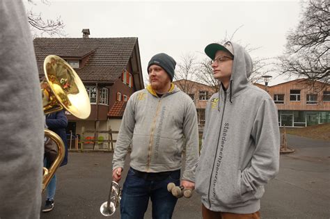 Seniorenfasnacht Alpnach Guggenmusik St Der Schr Nzer Alpnachstad