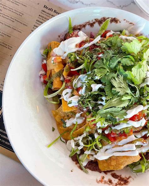 The Warbler in Lincoln Square Chicago Happy Hour - HHRevolution