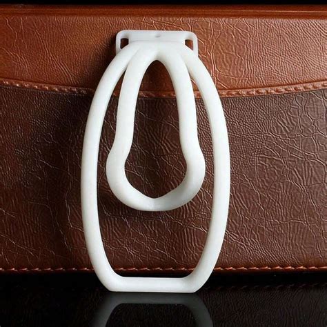 Actualizar el cinturón de castidad con el clip para el pene el tapón anal la jaula de castidad