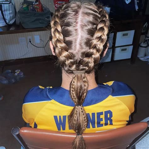 30+ Cute and Practical Softball Hairstyles in 2024 | Softball ...