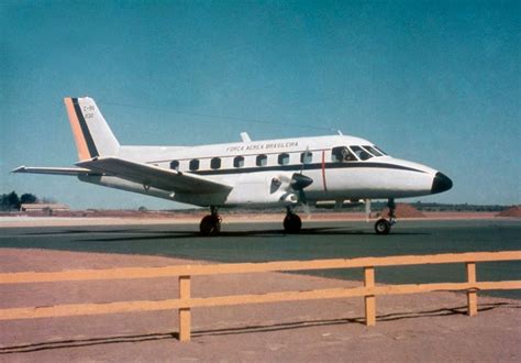 Avi O Bandeirante Da Embraer Completa Anos Em Opera O