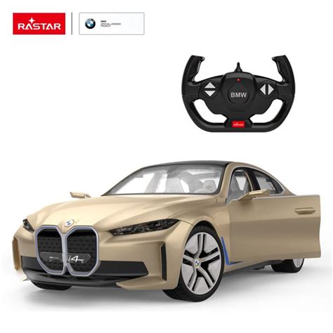 Большая машина на пульте управления BMW i4 Concept (Golden edition ...