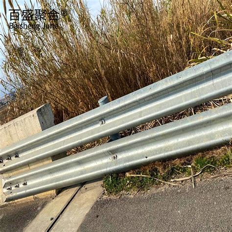 Wholesale Roadway Corrugated Steel Beam Guardrail Traffic Barriers