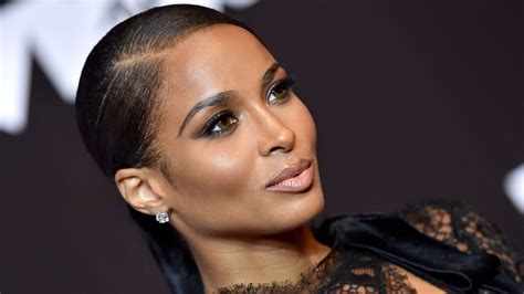 Ciara Kicked Off Grammys Weekend With Bleach Blonde Finger Waves See