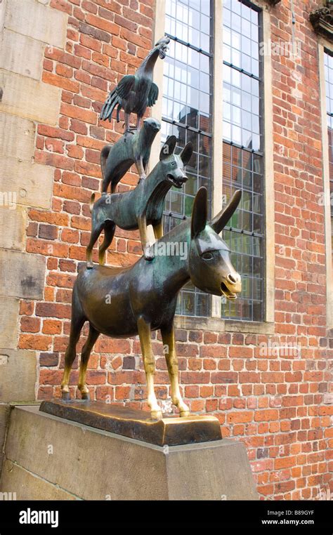 The Bremen Town Musicians Hi Res Stock Photography And Images Alamy