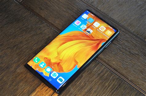 Mate Xs Prima Prova Dello Smartphone Pieghevole Di Huawei