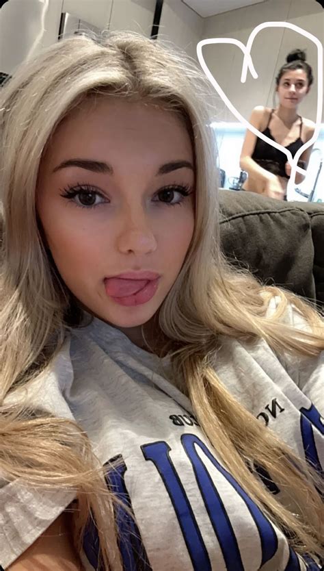 Pin van Alex op breckie hill