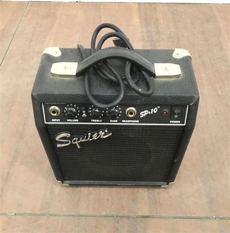 Lot Fender Squier Sp 10 Guitar Amplifier