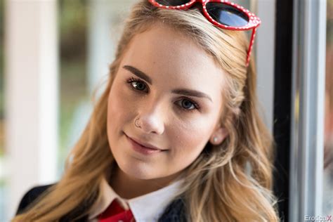 Sexy Workout Natalie Knight Porn Pic