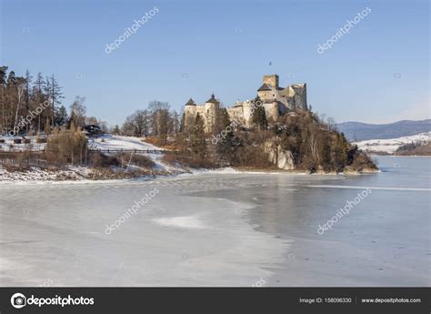 Niedzica castle in Poland. — Stock Photo © tomasz_parys #158096330