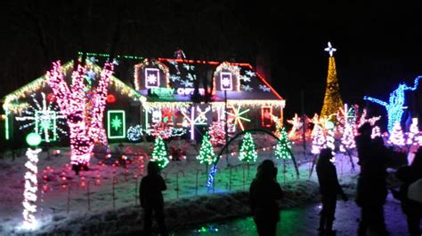 Amazing Light Show at 'The Christmas House' in Wilmette | Wilmette, IL ...