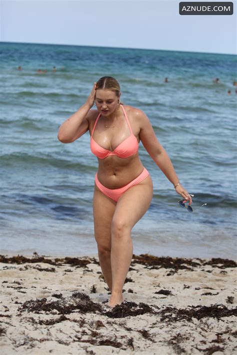 Iskra Lawrence Sexy Figure In Skimpy Pink Bikini While Enjoying The Beach In Miami AZNude