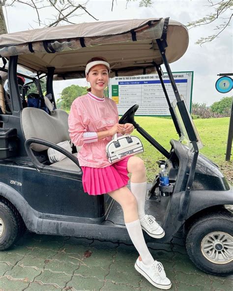 Thời trang đánh golf của hotgirl Sam xinh hơn Hiền Hồ đắt hơn hoa hậu