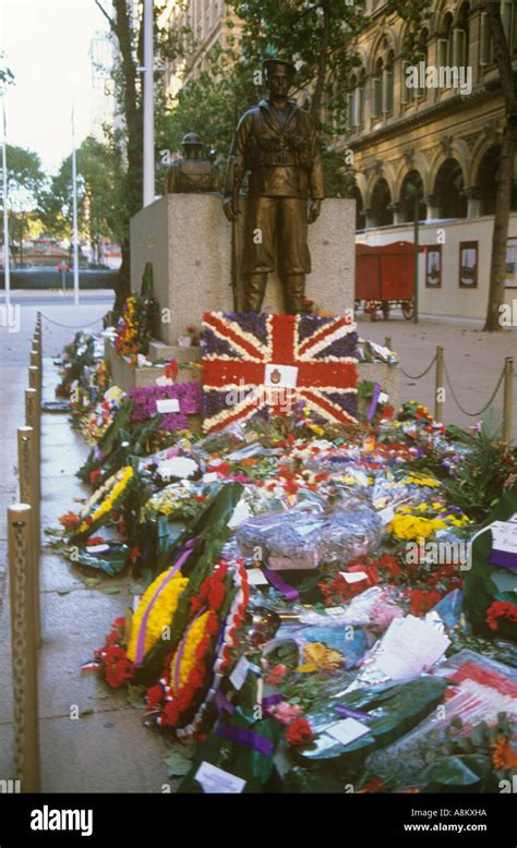 Anzac Day Wreaths Laid Out At Cenotaph Martin Place Sydney Australia