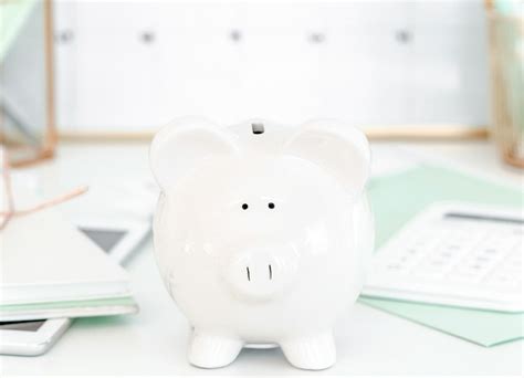 5 Signs You Arent Saving Enough Money City Girl Savings