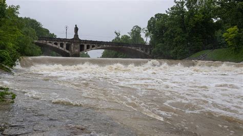 Isar Hochwasser In M Nchen Pegelst Nde Steigen Wieder Keine Entwarnung