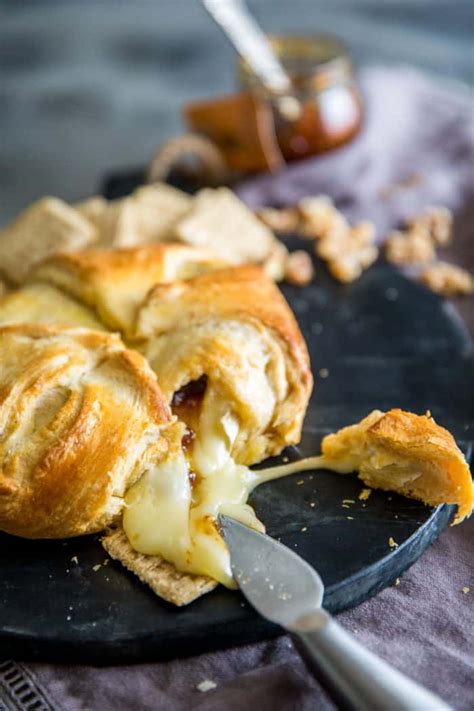 Fig And Walnut Baked Brie Appetizer LemonsforLulu