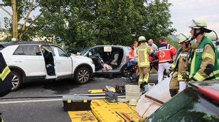 Mann Bedroht Einsatzkr Fte Bei Unfall Auf B Bei Weinheim