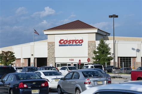 What time does Costco open the day after Christmas?