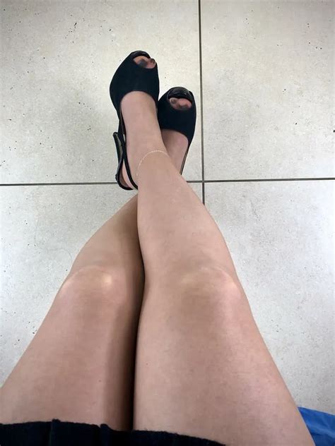 Giada Feet And Heels For A Night At The Club 10 Pics Xhamster