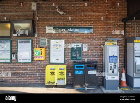 oxted railway station oxted surrey Stock Photo - Alamy