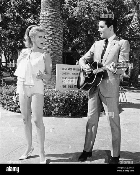 Elvis presley and ann margret viva hi-res stock photography and images - Alamy