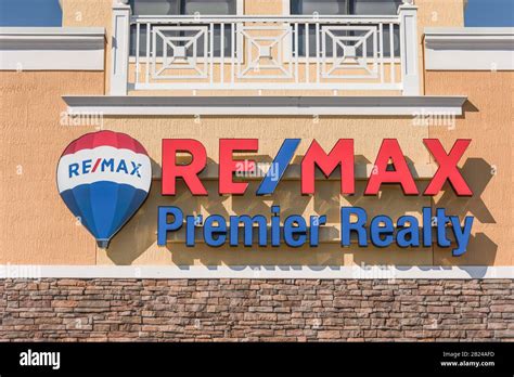 Real Estate Signage Hi Res Stock Photography And Images Alamy