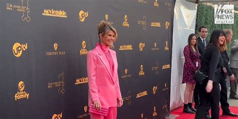 Lori Loughlin Makes First Award Show Appearance Since College