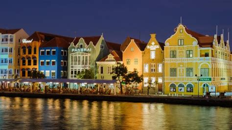 Premium Photo Willemstad Curacao Colorful Buildings Around Willemstad