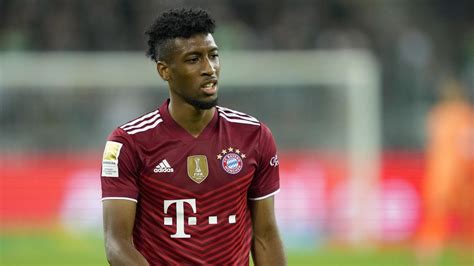 Kingsley Coman Jugador Del Bayern Intervenido Con éxito Del Corazón