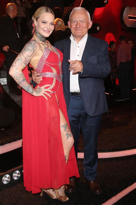 Wnuczka Leszka Millera opublikowała swoje zdjęcie w bikini