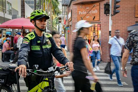 Policía Metropolitana del Valle de Aburrá on Twitter Por un segundo