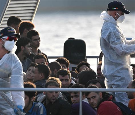 Linea Dura Sui Migranti Piantedosi Sbarca Solo Chi Sta Male