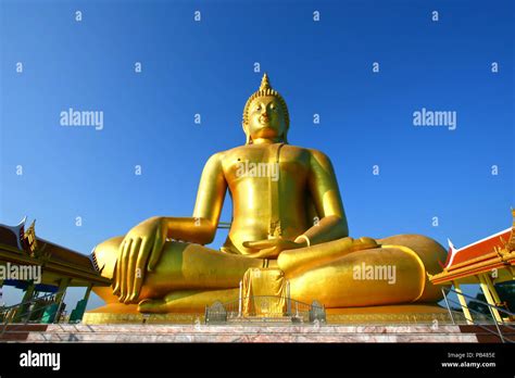 Buddha Golden Hi Res Stock Photography And Images Alamy