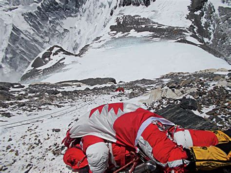 Mount Everest Bodies Used As Landmarks For Hikers